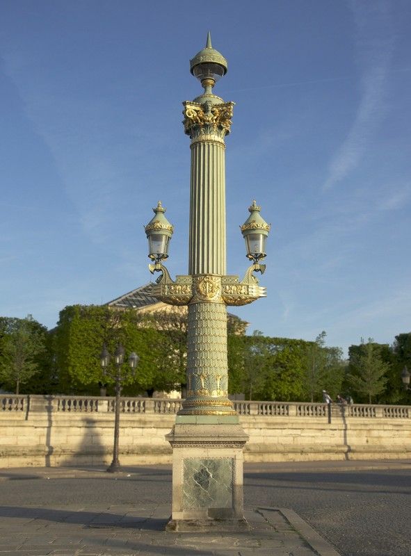 PARIS PLACE DE LA CONCORDE COLONNE ROSTRALE