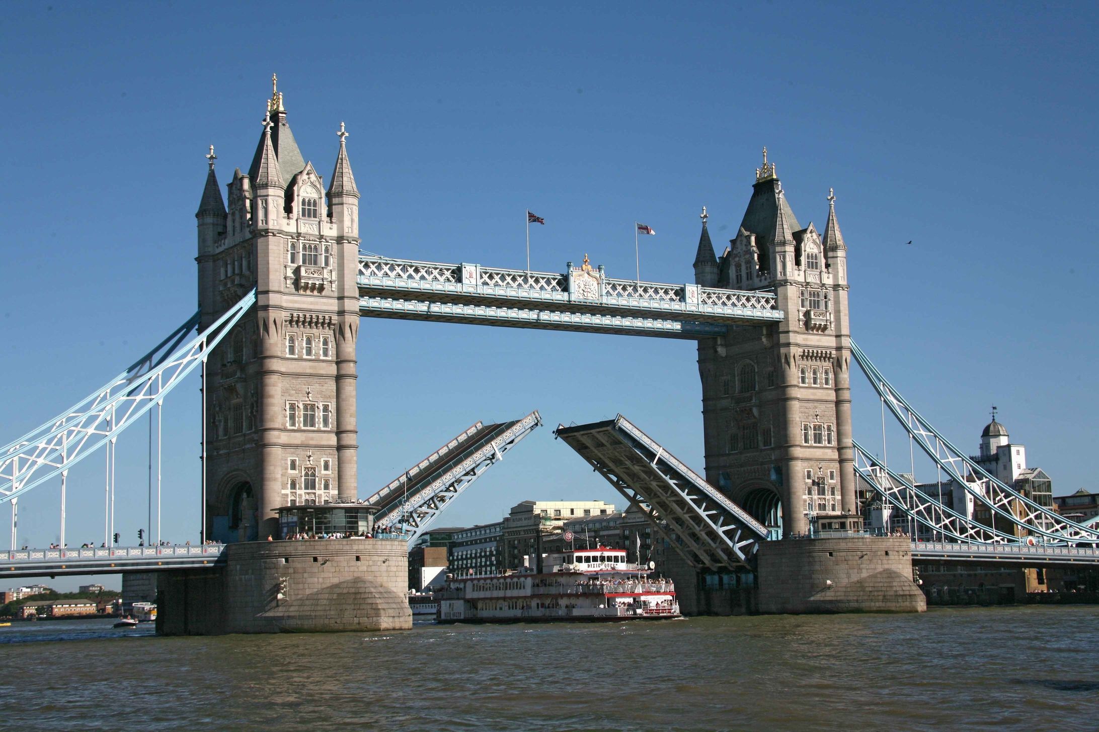 UK LONDRES TOWER BRIDGE