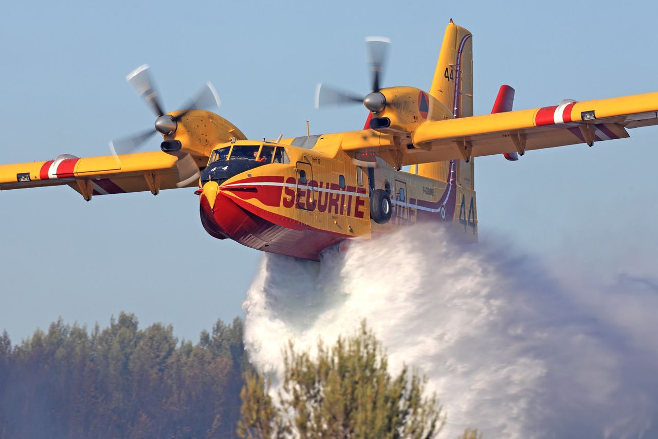 PHOTO SECURITE CIVILE CANADAIR CL 415 photo-securite-civile-canadair-cl-415